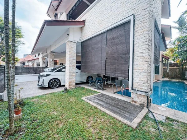 Beverly-Heights-Ampang-3-Storey-Semi-D-House-with-Pool-600x450