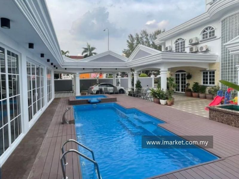 2-12-Storey-Bungalow-Located-At-The-Centre-Of-Setiawangsa