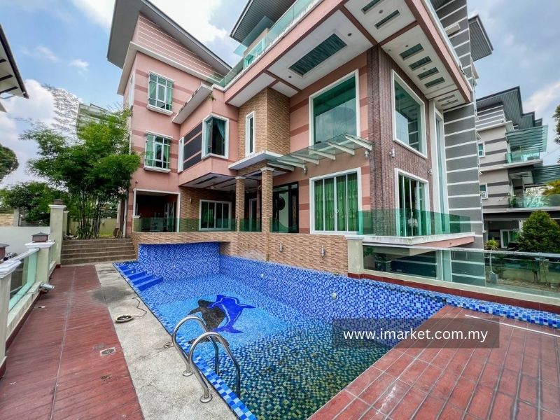 Bungalow at The Mines Resort City, Seri Kembangan for Sale