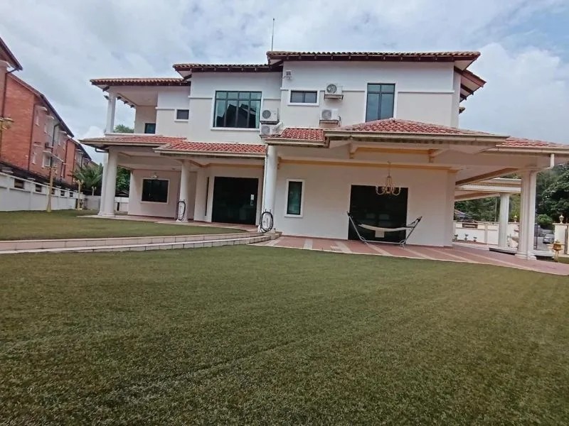 Bungalow-for-Sale-in-Bandar-Sungai-Long-with-Big-Land