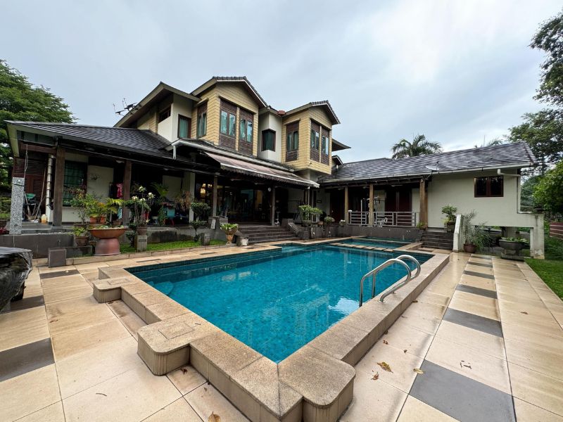Country-Heights-Kajang-Bungalow-with-Pool-in-Selangor
