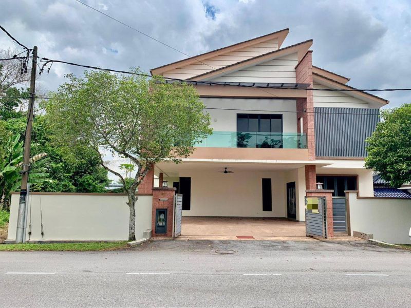 Kajang-3-Storey-Bungalow-Taman-Bukit-Meringi
