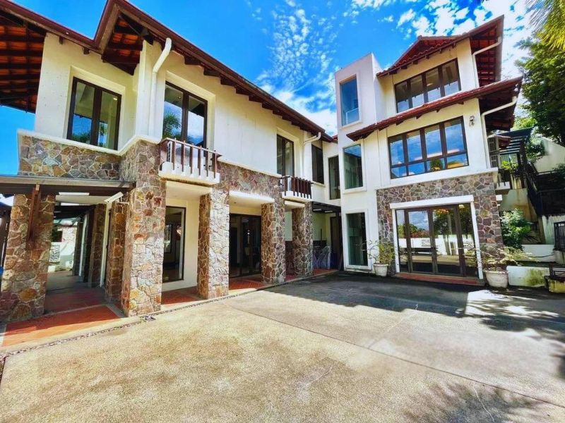 Taman-Tun-Dr-Ismail-TTDI-Hills-Bungalow-with-Swimming-Pool