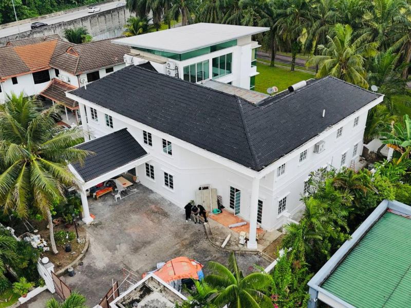 Titiwangsa-Bumi-Lot-Bungalow-with-Swimming-Pool-For-Sale